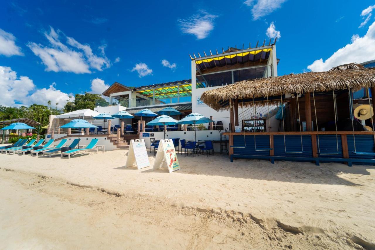 Blue Skies Beach Resort Νεγκρίλ Εξωτερικό φωτογραφία