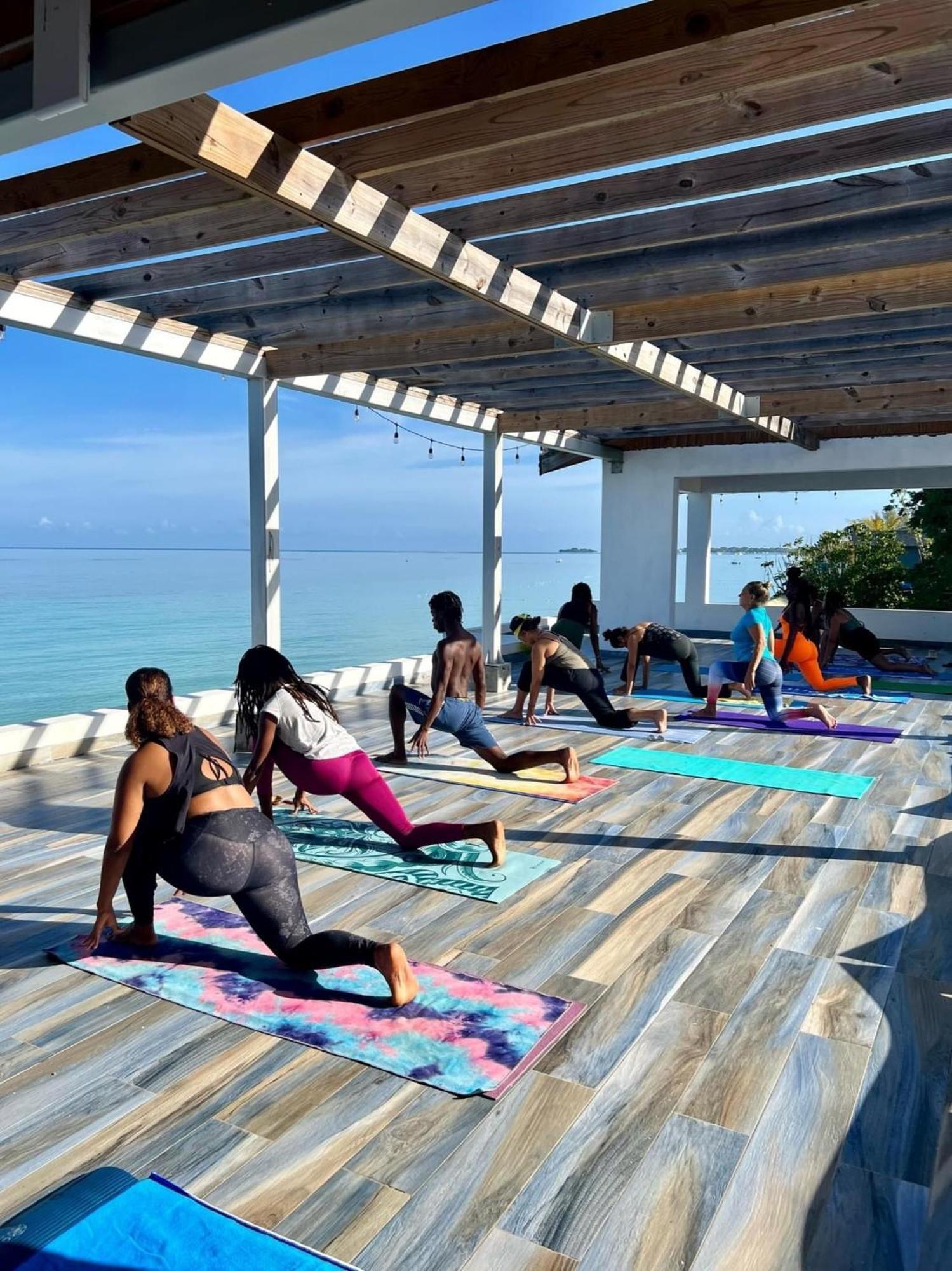 Blue Skies Beach Resort Νεγκρίλ Εξωτερικό φωτογραφία