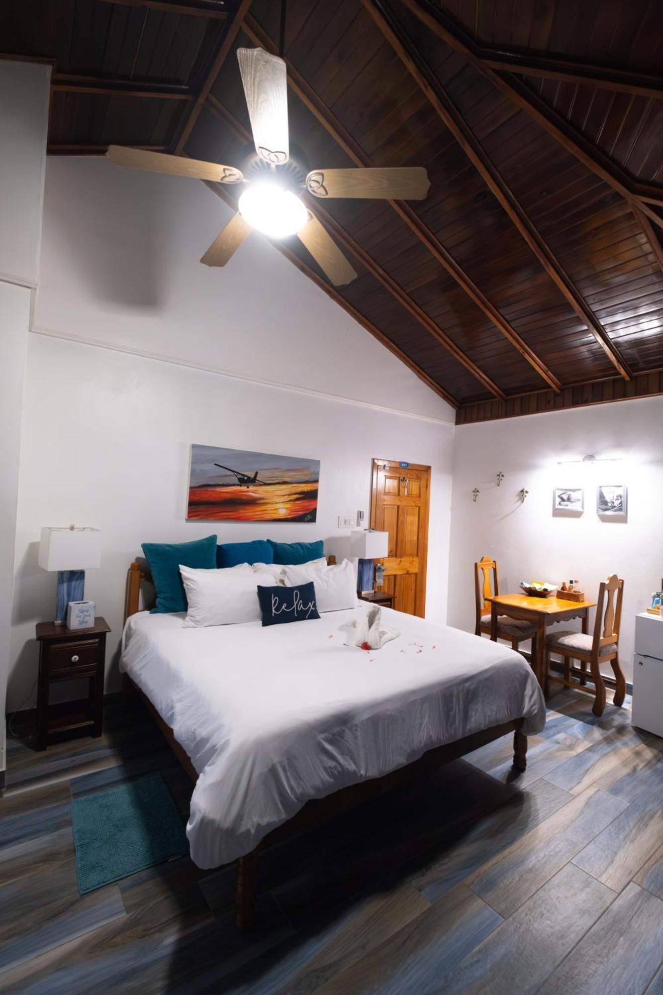 Blue Skies Beach Resort Νεγκρίλ Εξωτερικό φωτογραφία