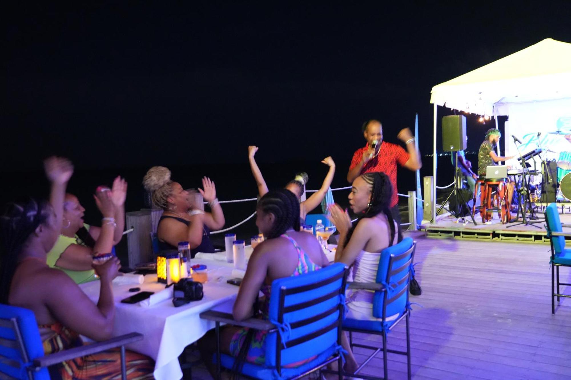 Blue Skies Beach Resort Νεγκρίλ Εξωτερικό φωτογραφία